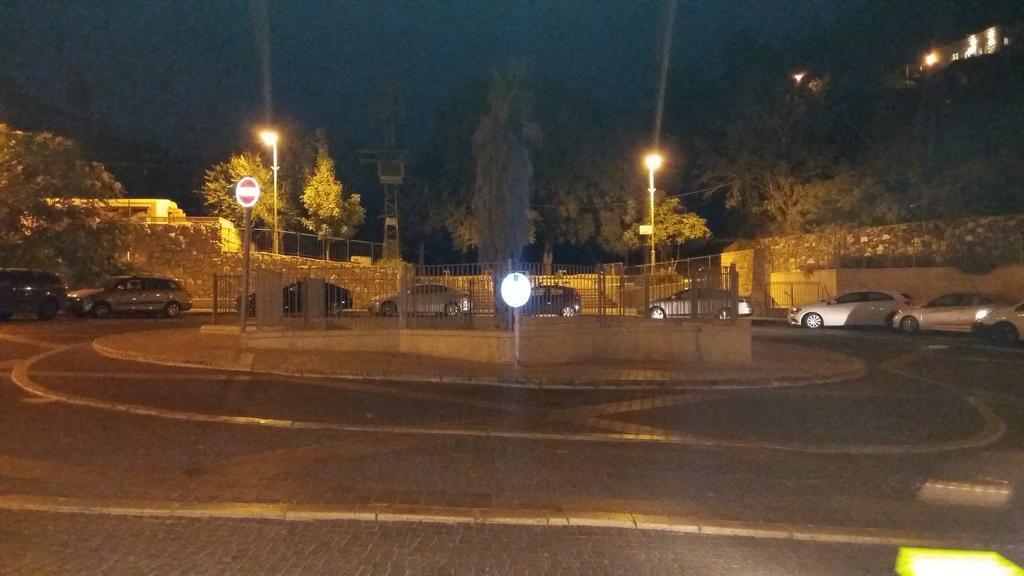 Rosary Sister Guest House Ein Karem Baitulmaqdis Luaran gambar